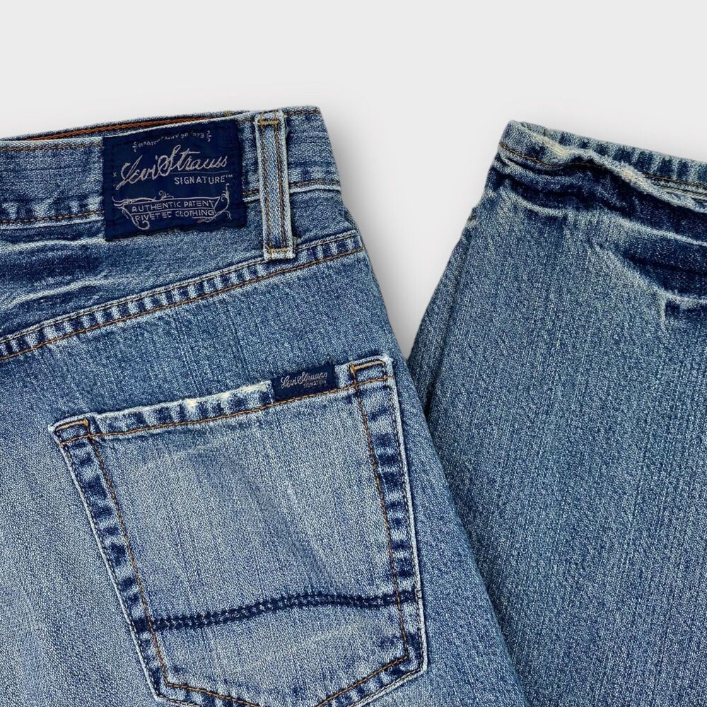 Vintage Levis Jeans Mens 30x32 Blue Straight Button Fly Medium Washed Denim